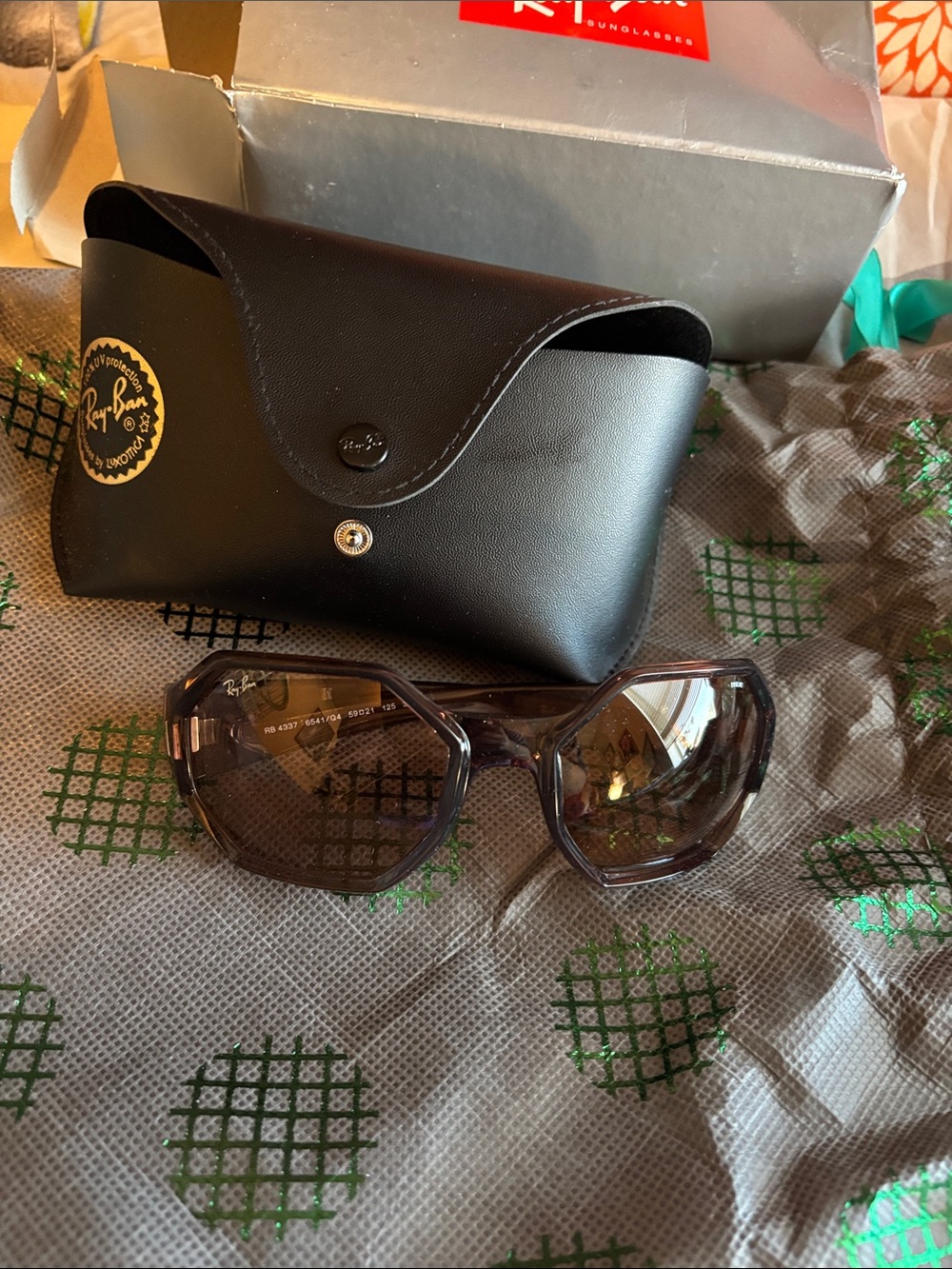 Ray-Ban Unisex/ Women’s Rb4337 Brown Evolve Photochromic Square Sunglasses
